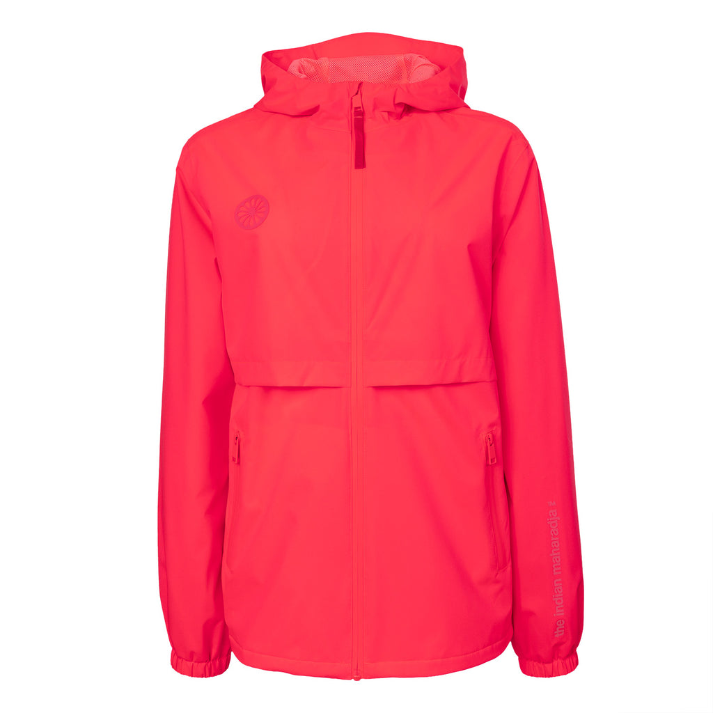 Regenjas unisex in roze – foto 5 – gedragen door dame